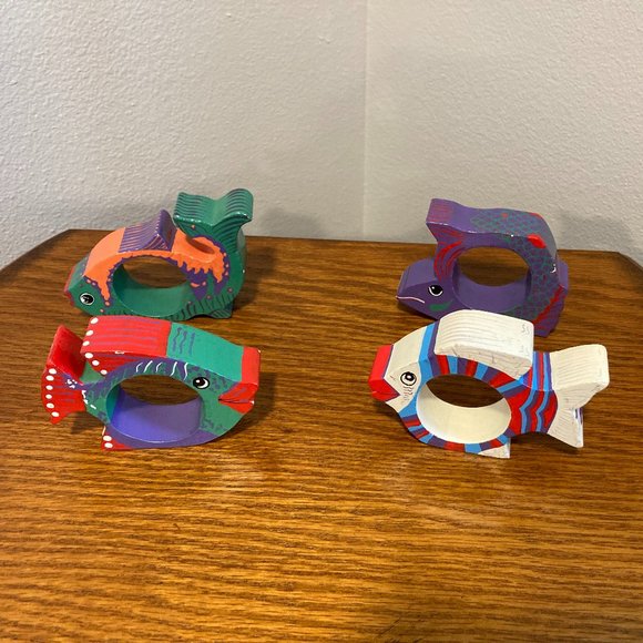 Hand Painted  Whimsical  Fish Napkin Rings  Set of 4 Whimsical Tableware Kitsch - Picture 1 of 6